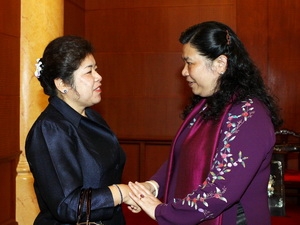 ຮອງປະທານສະພາແຫ່ງຊາດ Tong Thi Phong ຕ້ອນຮັບຄະນະຜູ້ແທນສະພາແຫ່ງຊາດລາວ